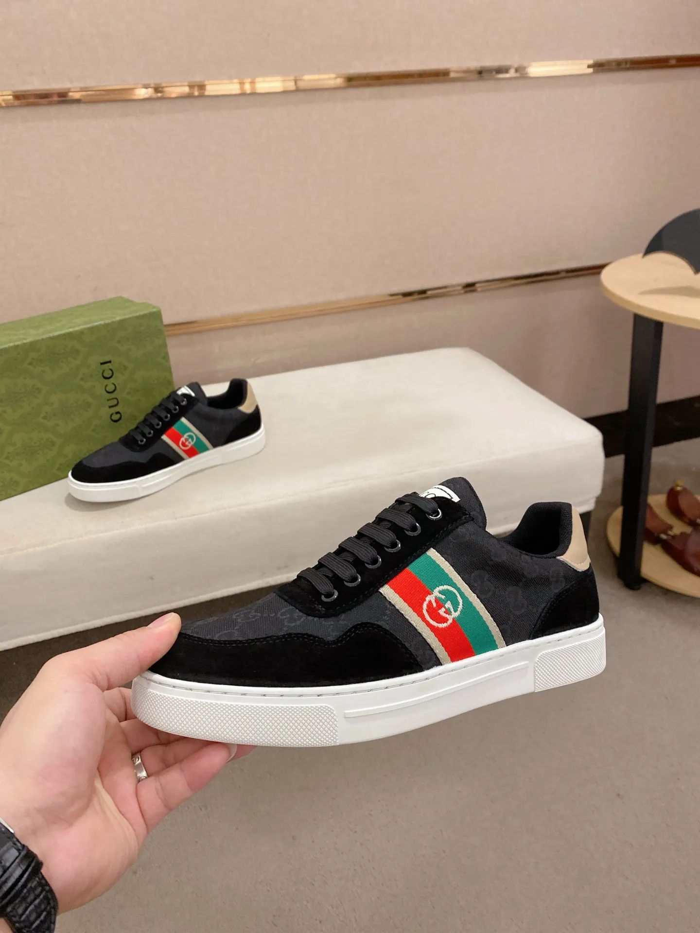 Men's clothing and shoes💰:440💰 (GUCCI) The latest model from the official website 🎁🎁Casual and fashionable men's shoes👟, hot style 💥The version is simple and elegant, exclusive for trendy men. Unique official website latest brand elements 👑Gucci original decoration, fashionable and generous, the fabric is original cowhide ✅sheepskin lining, the official website specifies wear-resistant casual outsole, the classic model is taken in kind at the counter🎬38-44 (45 is not returned or exchanged)